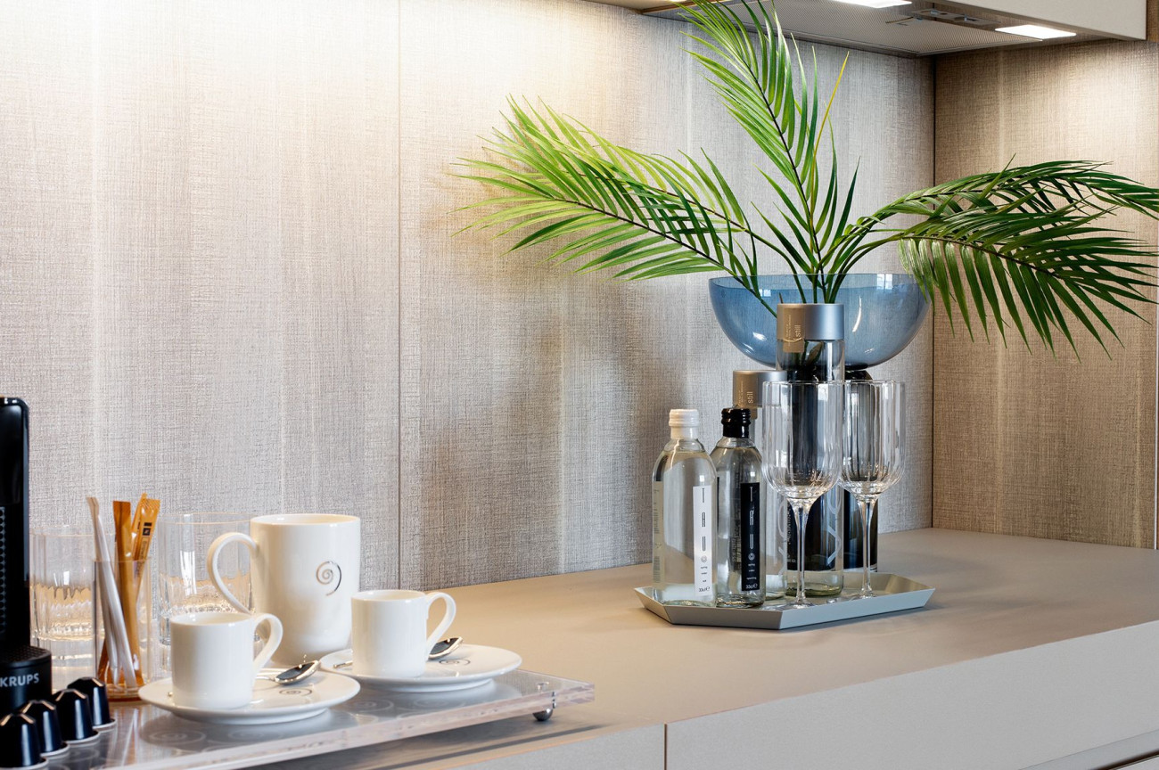 media.executive_suite_slide1